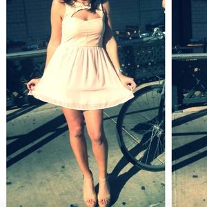 Super cute light pink party dress w leather detail